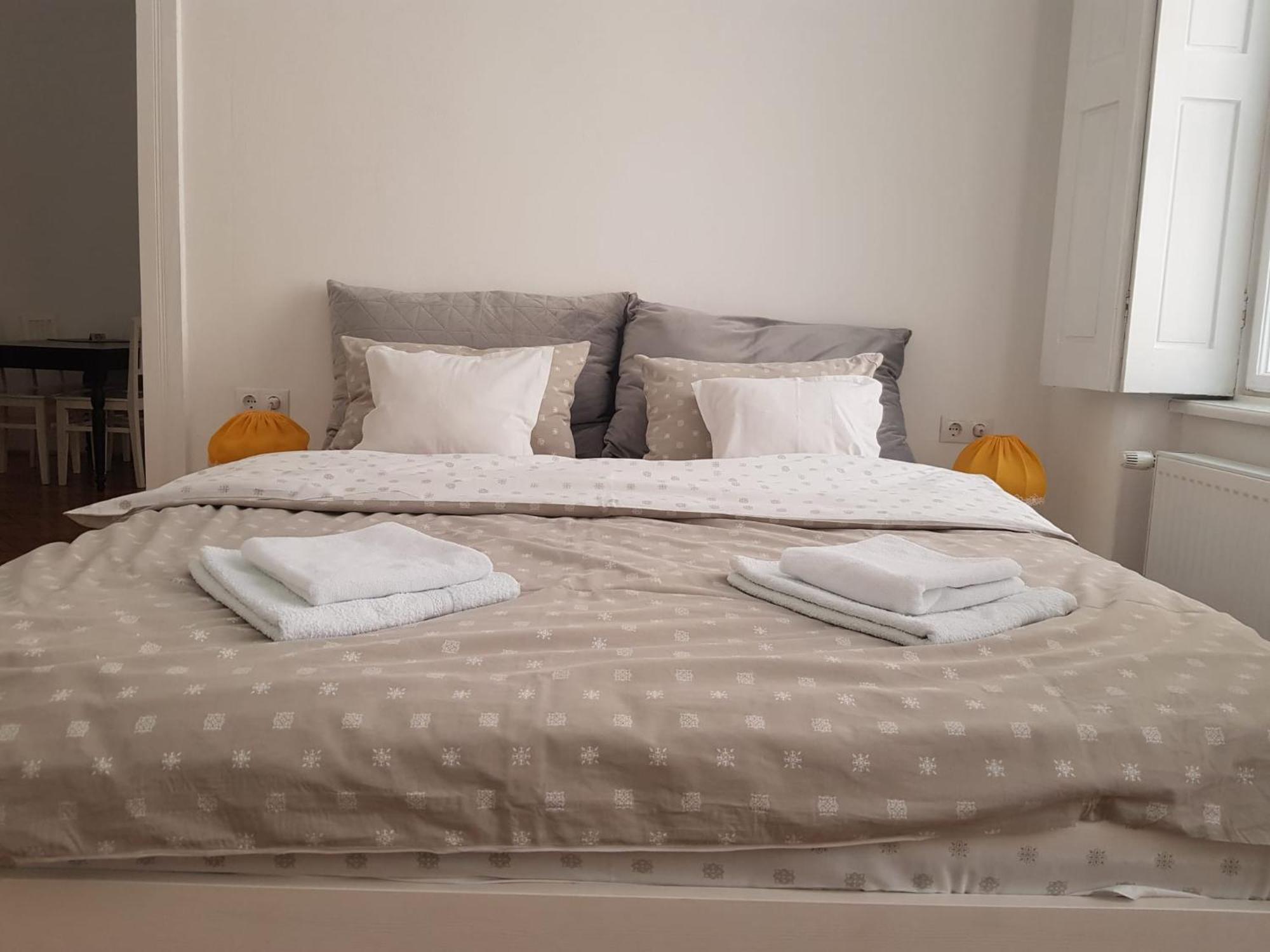 Liberte Apartments Oradea Room photo