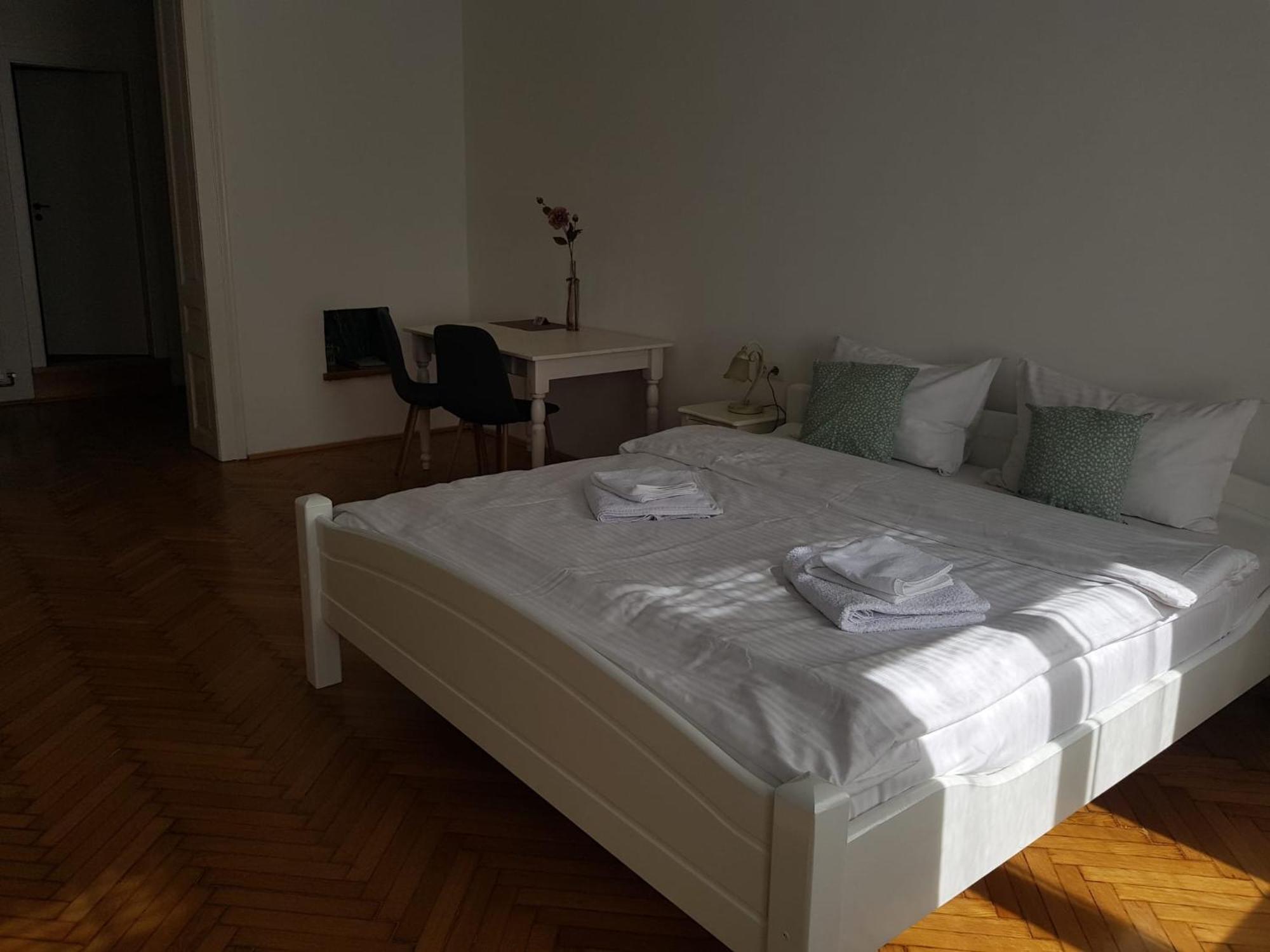Liberte Apartments Oradea Room photo